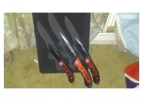Haritage. Not hate knife. Set